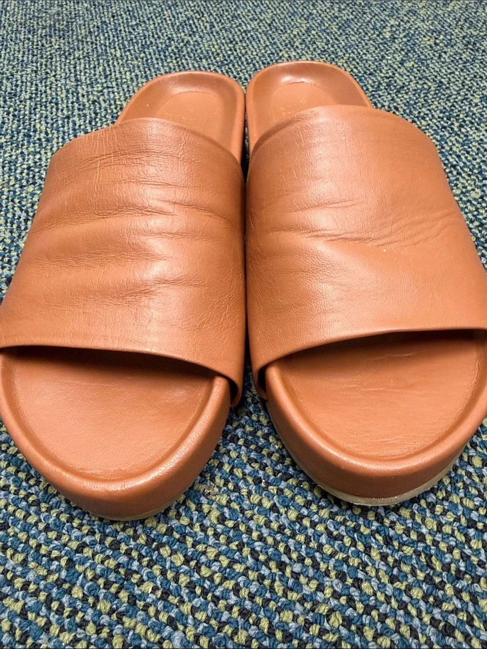 BEEK Pelican Slides in Tan/Cognac